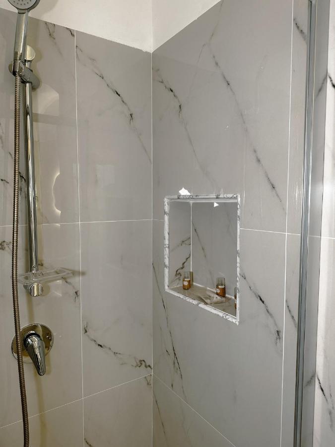 Del Carmine 23 Hotel Bari Bagian luar foto