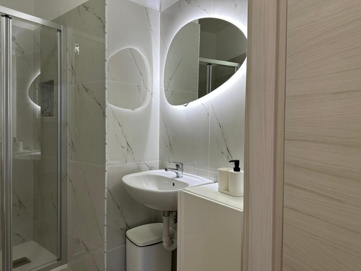 Del Carmine 23 Hotel Bari Bagian luar foto