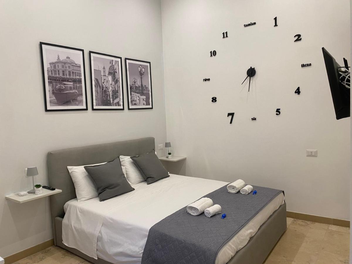 Del Carmine 23 Hotel Bari Bagian luar foto