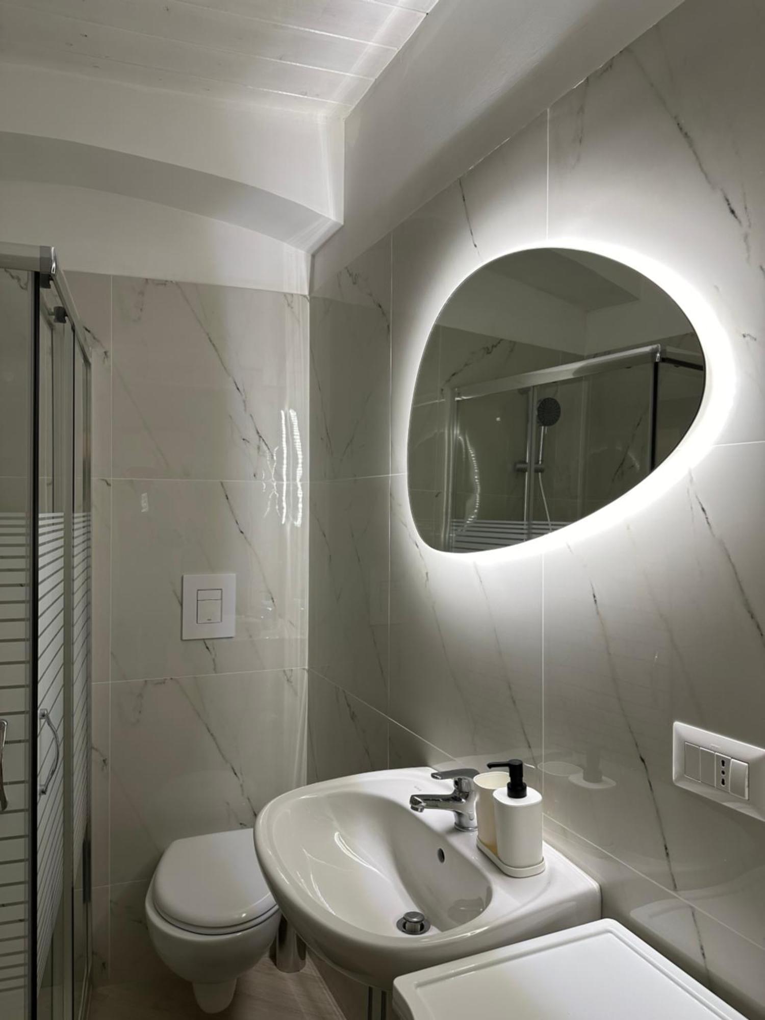 Del Carmine 23 Hotel Bari Bagian luar foto